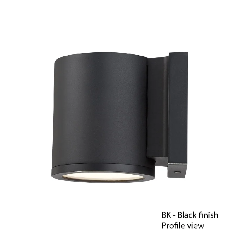Smart - enabled recessed lights controllable via smartphoneTube LED Wall Light in Black Smart - enabled recessed lights controllable via smartphoneTube LED Wall Light in Black