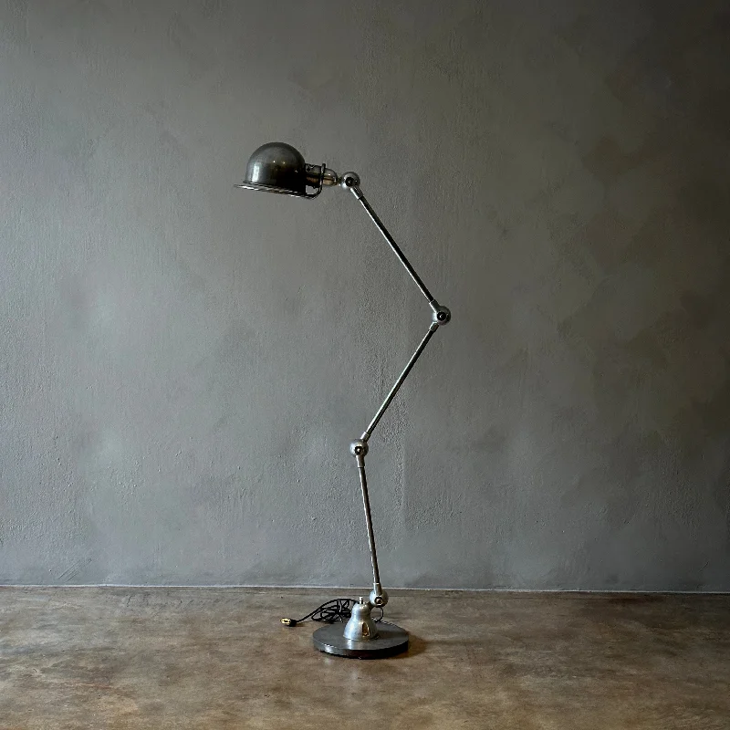 Industrial Lighting for Automotive Manufacturing PlantsFloor Lamp
