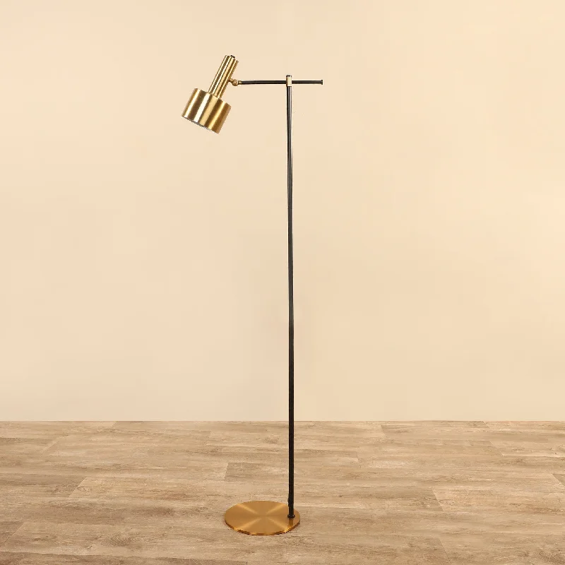 Victorian Style Floor Lamp for Traditional and Elegant InteriorsFloor Lamp