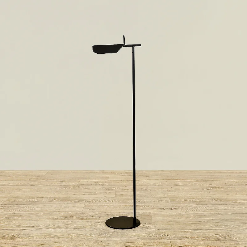 Victorian Style Floor Lamp for Traditional and Elegant InteriorsFloor Lamp
